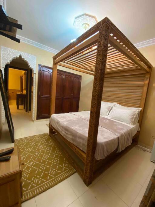 Flat Apartment *